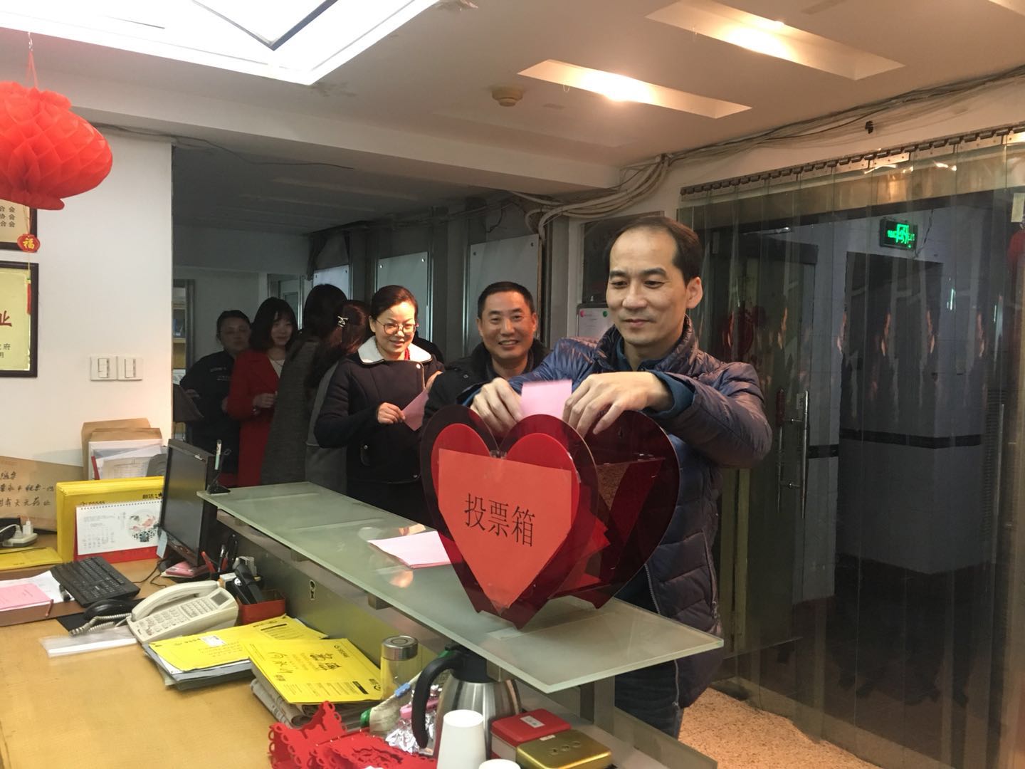 湖北東信醫(yī)藥有限公司舉行工會副主席增補(bǔ)投票選舉儀式